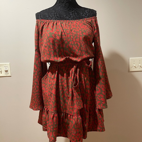 Dress - Picture 2 of 4